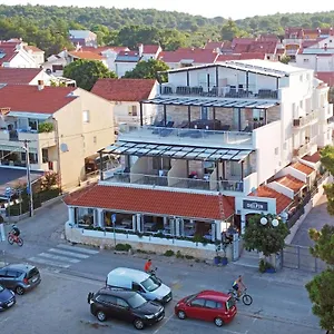 3* Otel Delfin